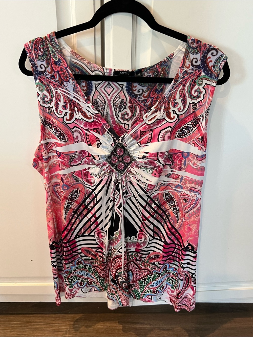Apt. 9 Pink Paisley Embellished V-Neck Tank